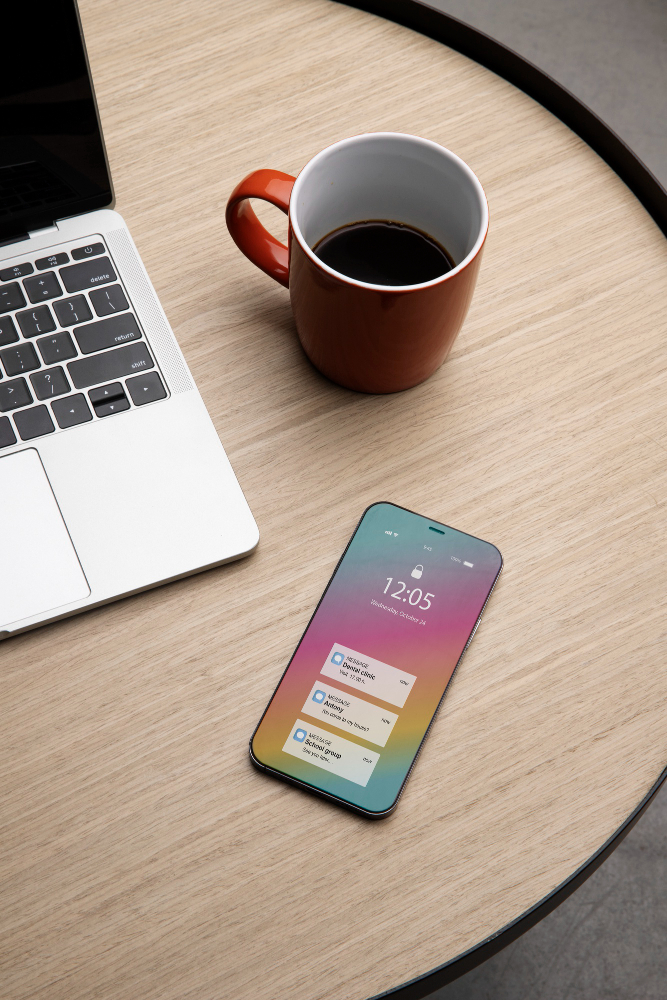 Człowiek przyzwyczaja się do powtarzających się bodźców.